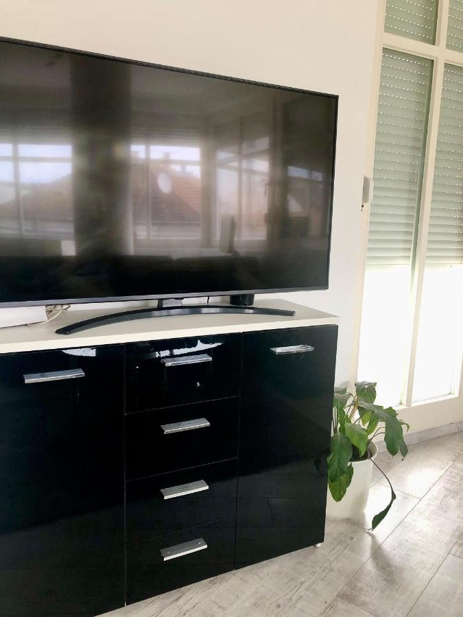 Bright, Spacious Apartment 3 Bedroom, Garage Βουδαπέστη Εξωτερικό φωτογραφία